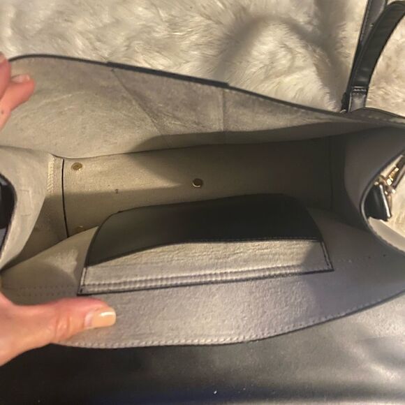 Boutique black faux leather bag has flaws #10 - Picture 3 of 9